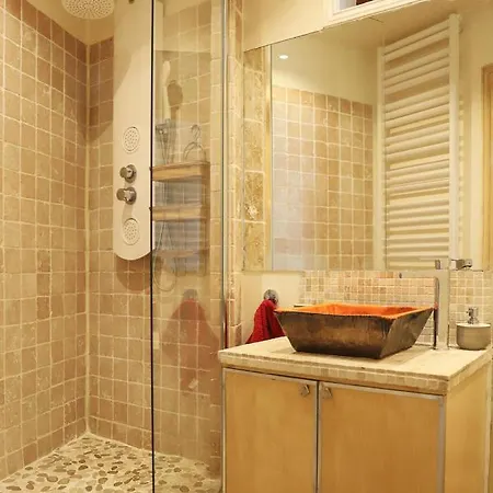 Charming Apartment In St Germain Des Pres Apartment *