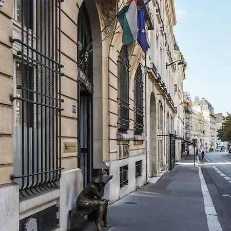 Charming Apartment In St Germain Des Pres Apartment Paris